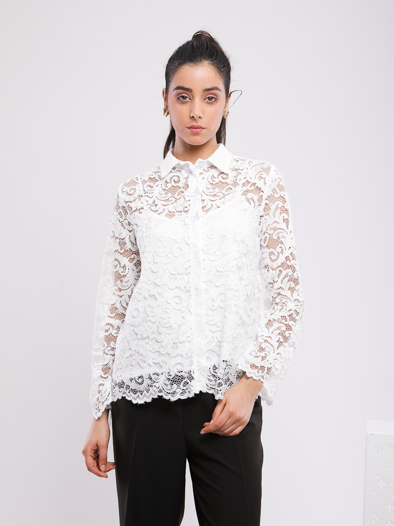 CHEMISE COURTE EN DENTELLE GUIPURE