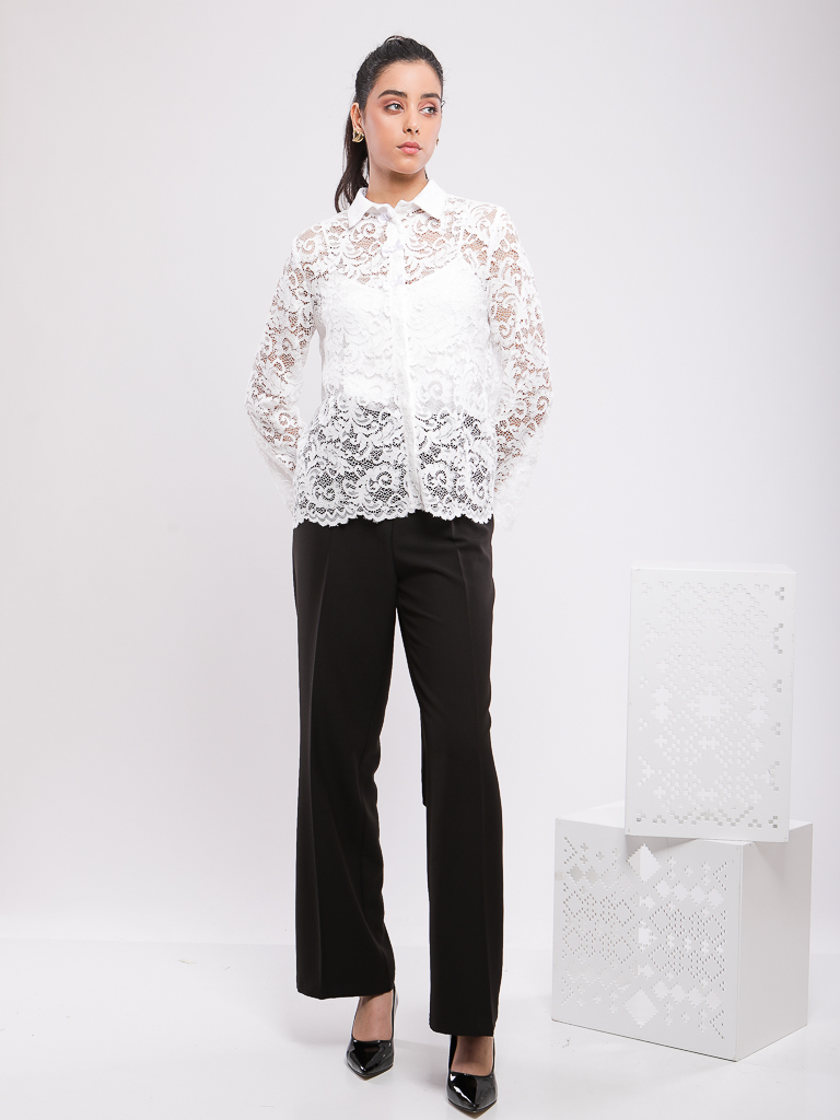 CHEMISE COURTE EN DENTELLE GUIPURE