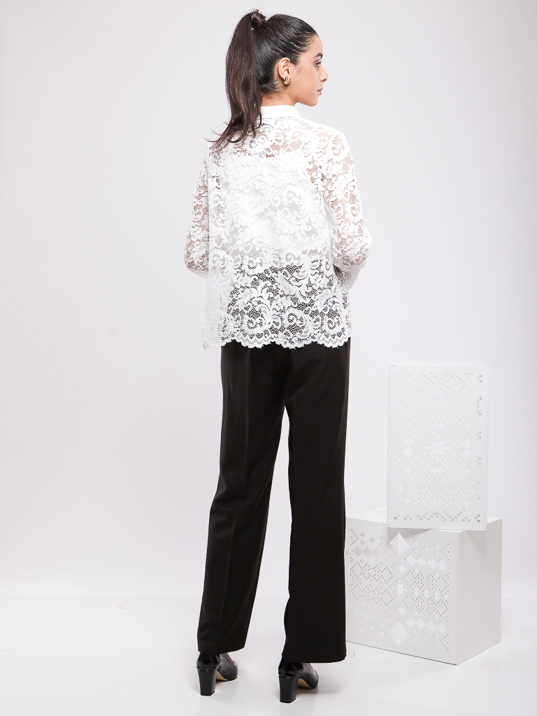 CHEMISE COURTE EN DENTELLE GUIPURE