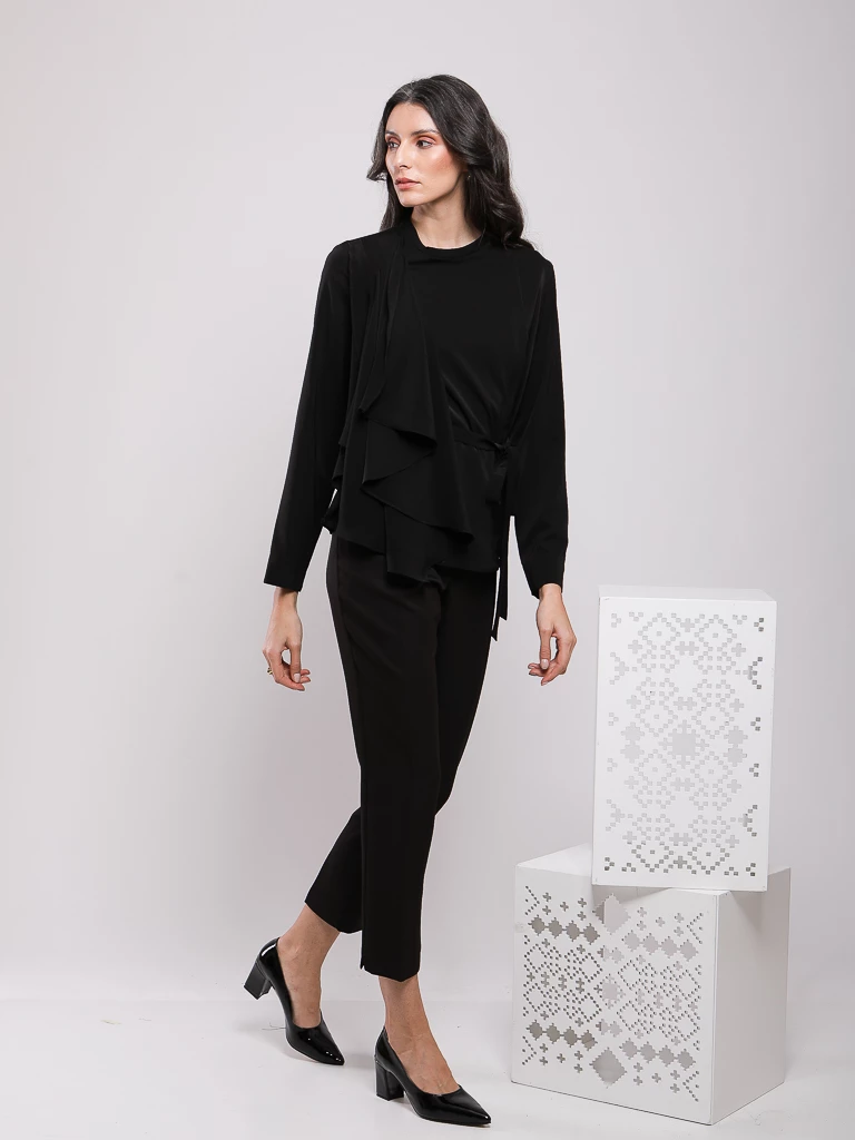 BLOUSE AVEC VOLANT STYLE FOULARD