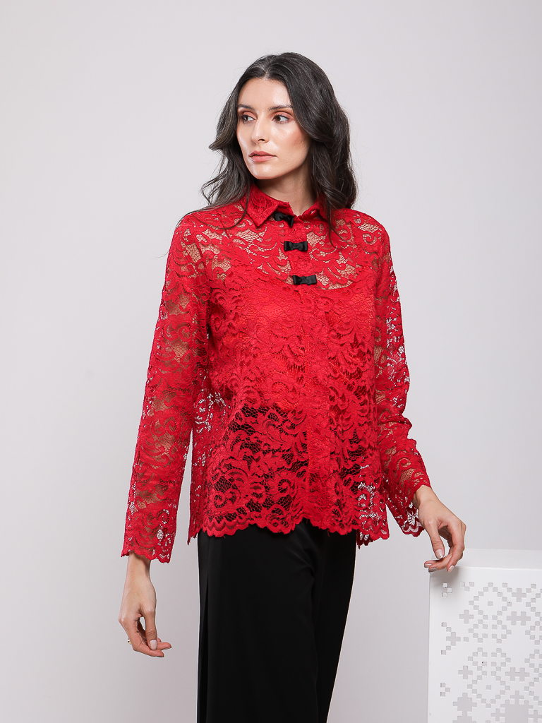 CHEMISE COURTE EN DENTELLE GUIPURE