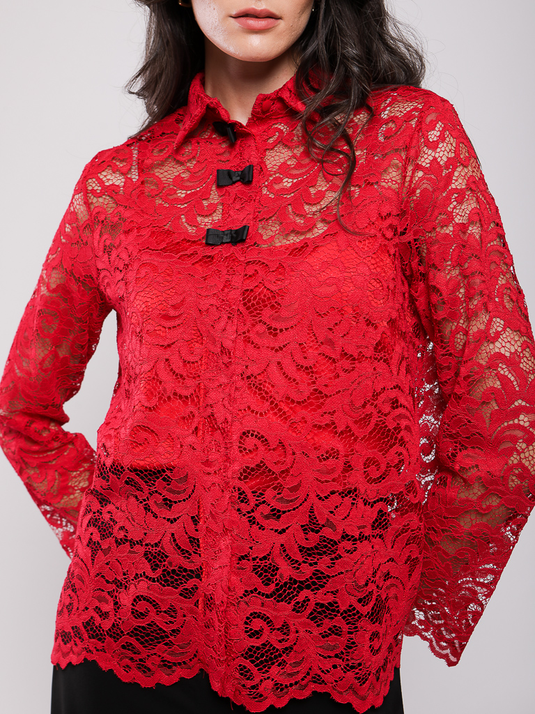 CHEMISE COURTE EN DENTELLE GUIPURE