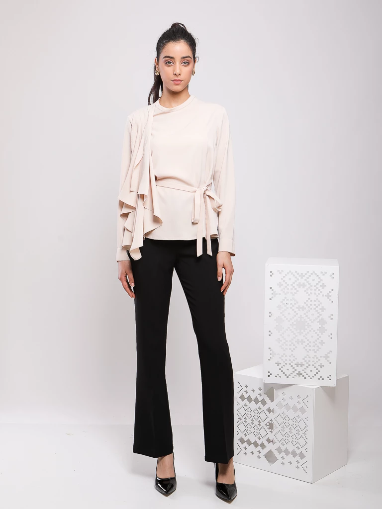 BLOUSE AVEC VOLANT STYLE FOULARD