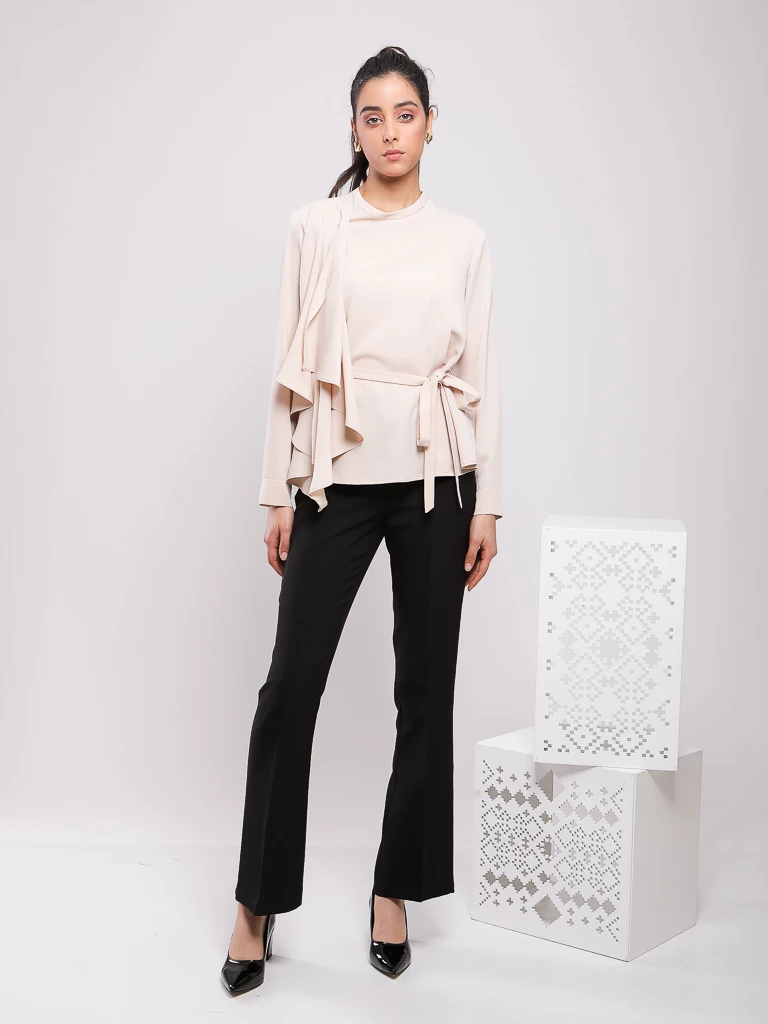 BLOUSE AVEC VOLANT STYLE FOULARD