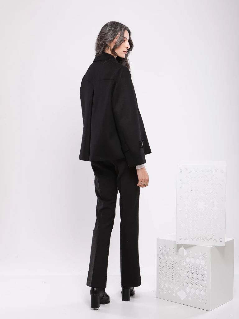 VESTE À FERMETURE ASYMÉTRIQUE