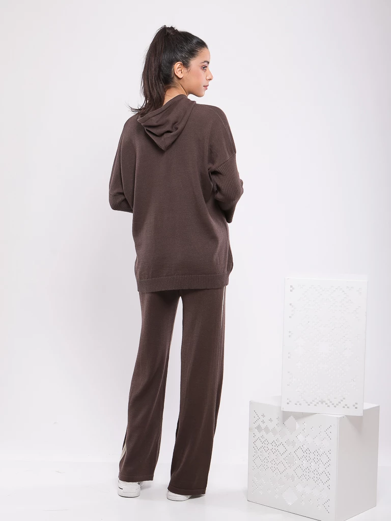 LOUNGEWEAR CONFORTABLE A CAPUCHE