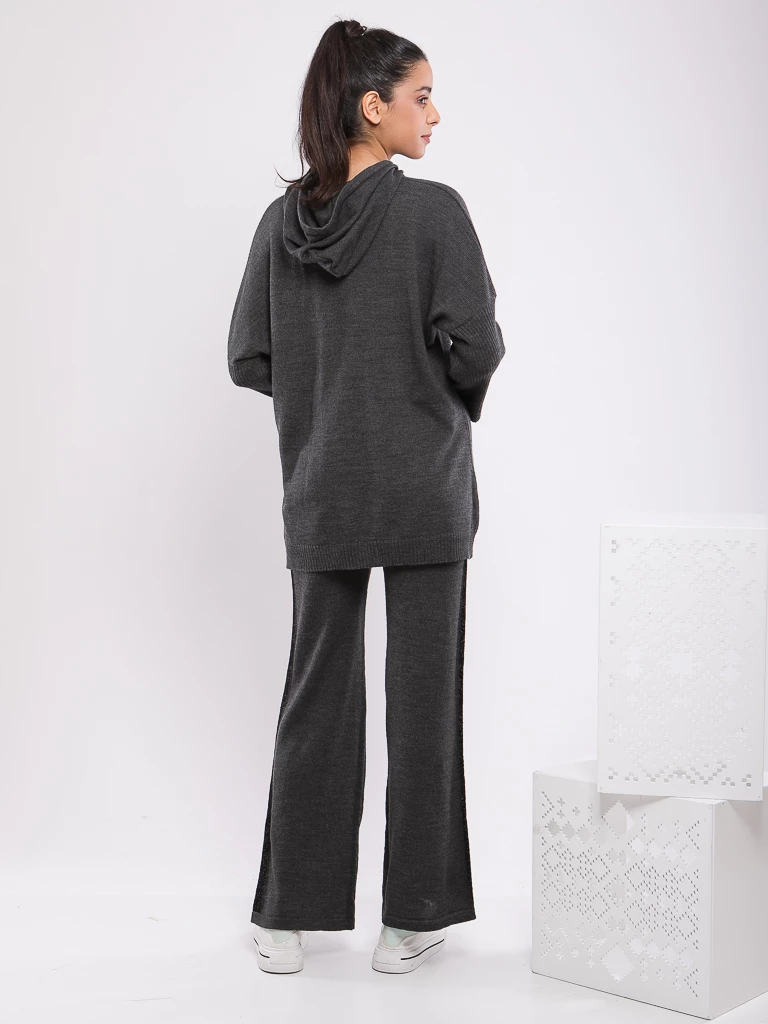 LOUNGEWEAR CONFORTABLE A CAPUCHE