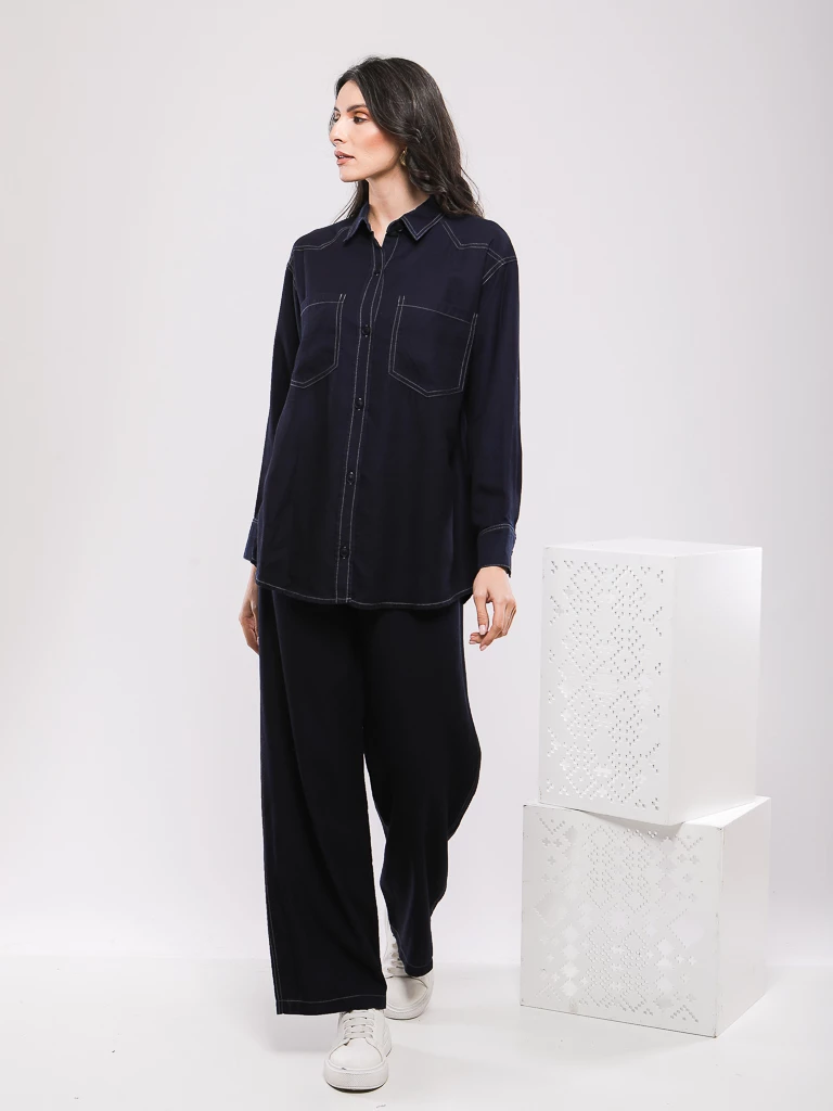 PANTALON DROIT À COUTURES CONTRASTANTES