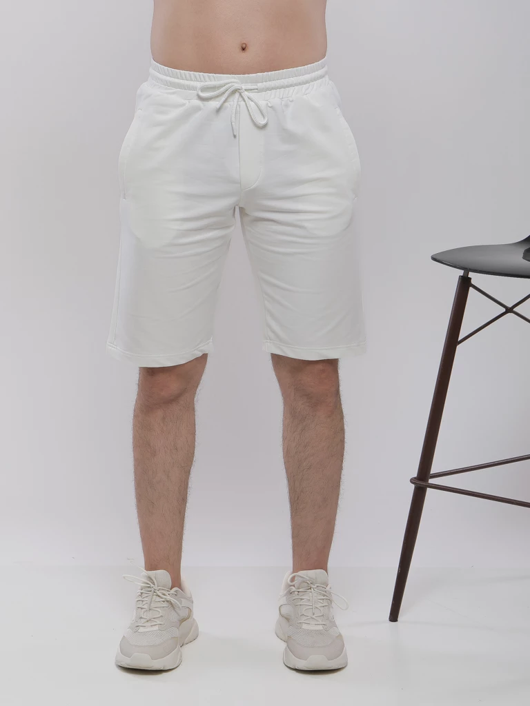 SHORT AVEC DEUX POCHES A ZIP