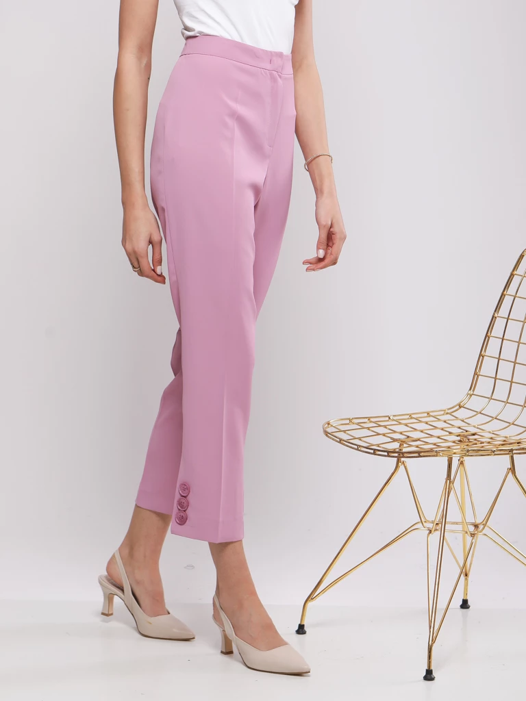 PANTALON COUPE CIGARETTE AVEC BOUTONS