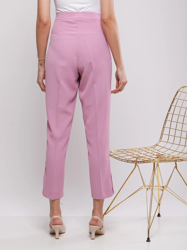 PANTALON COUPE CIGARETTE AVEC BOUTONS