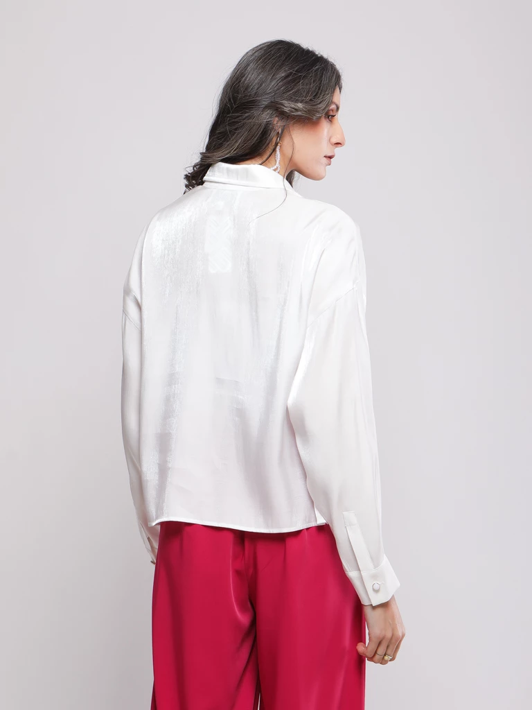 CHEMISE CROPPED À POCHES POITRINE