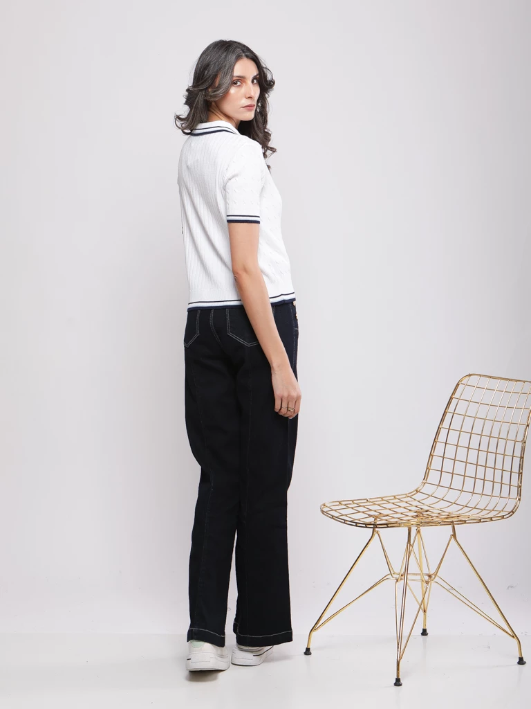 PULL EN MAILLE FINE MANCHES COURTES