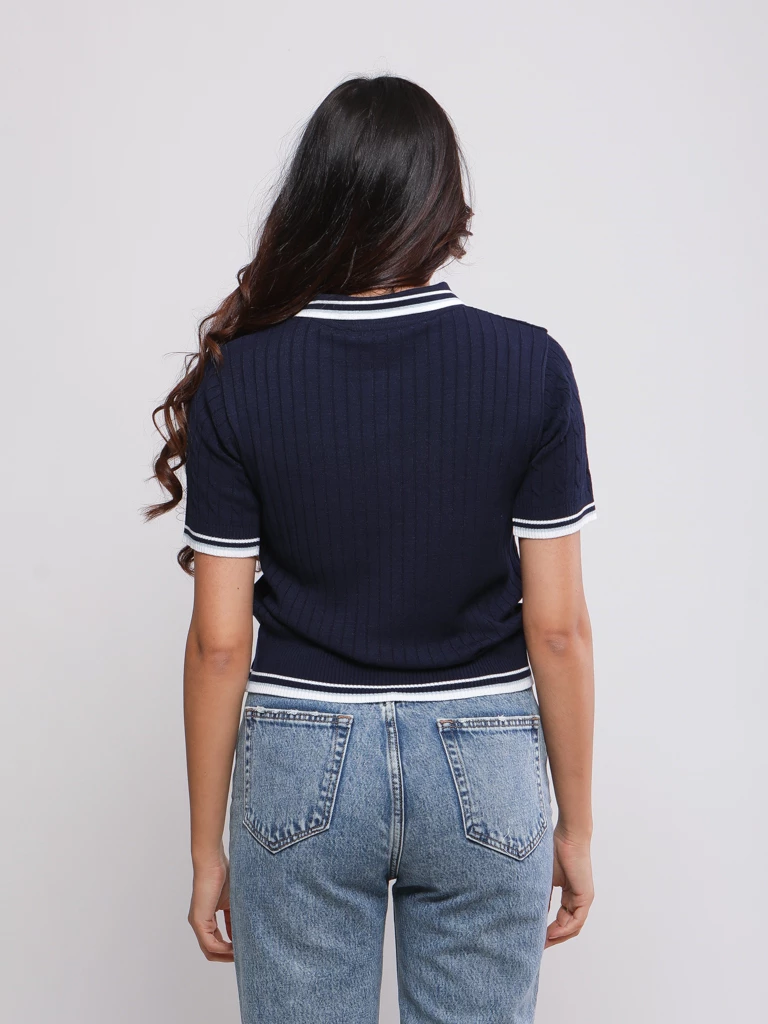 PULL EN MAILLE FINE MANCHES COURTES