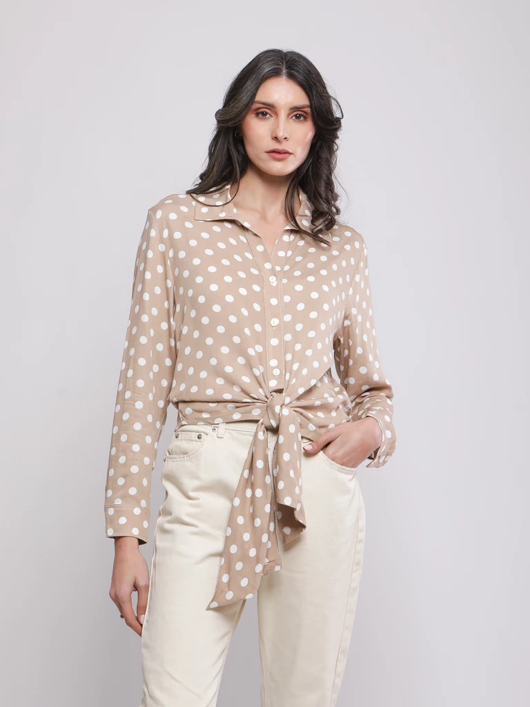 CHEMISE A POIS AVEC NŒUD A LA TAILLE