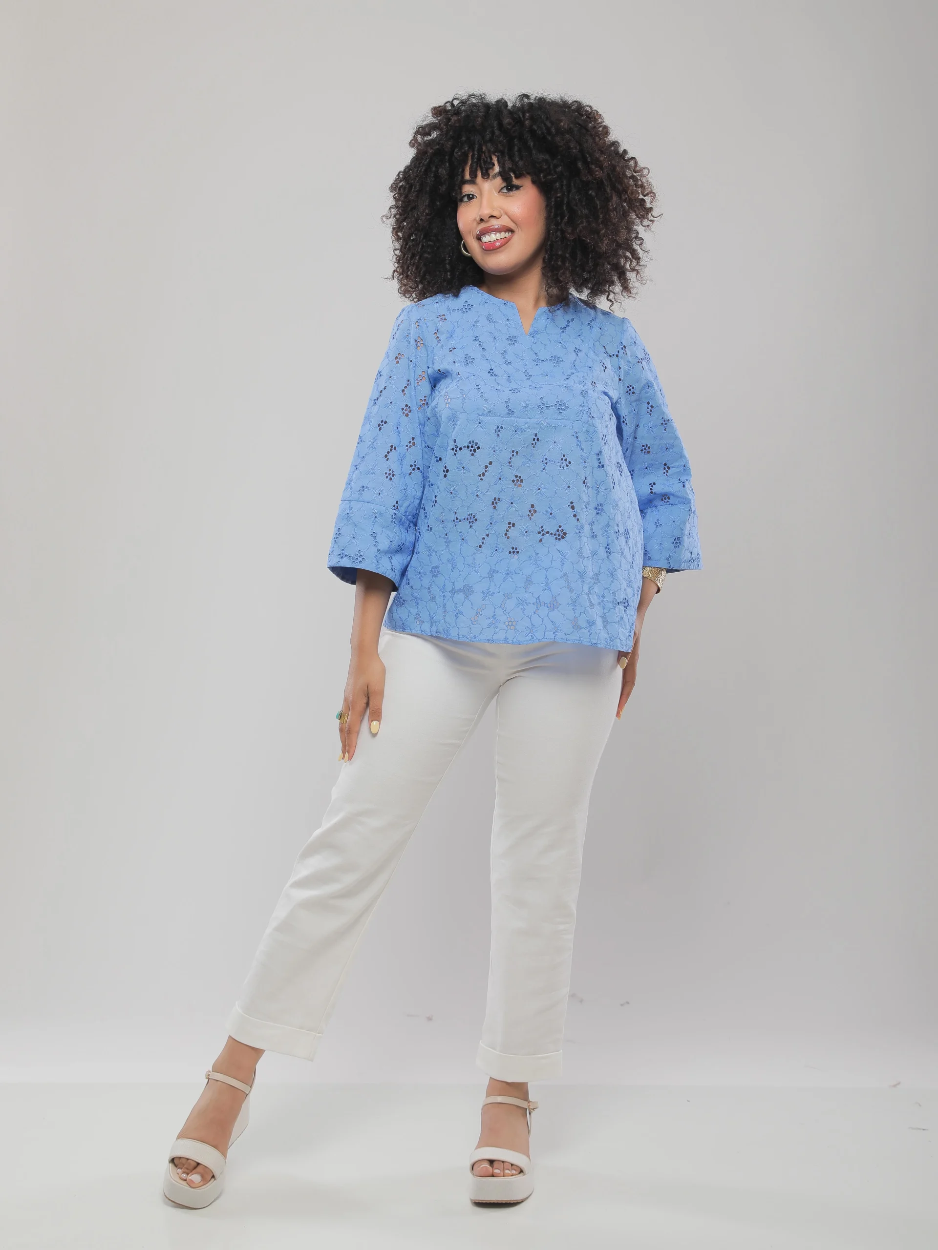 BLOUSE EN BRODERIE ANGLAISE À MANCHES TROIS-QUARTS