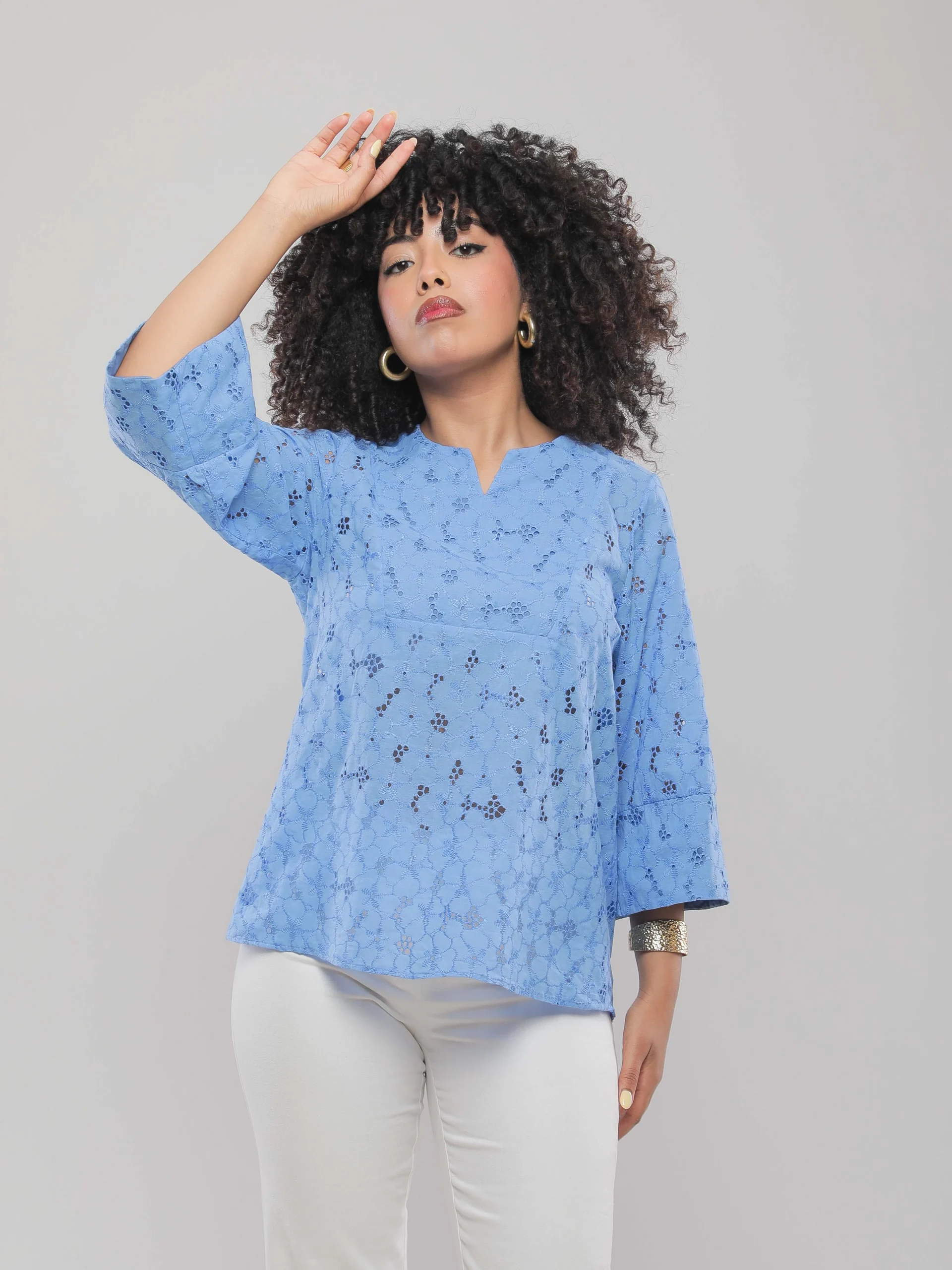 BLOUSE EN BRODERIE ANGLAISE À MANCHES TROIS-QUARTS