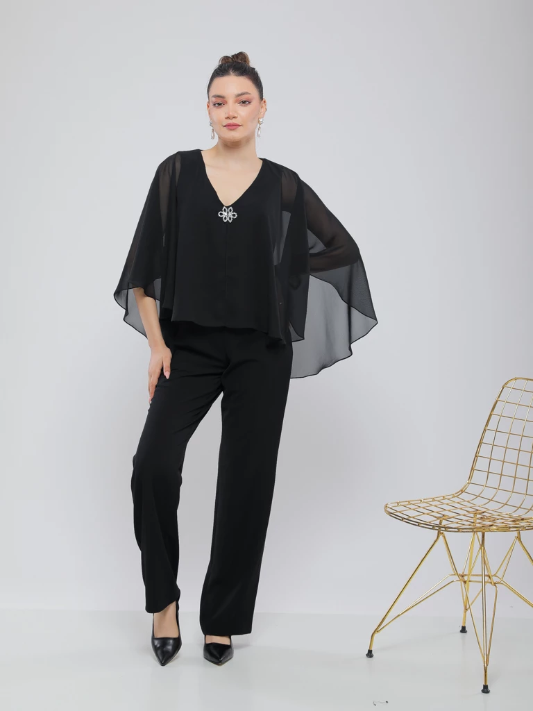 COMBINAISON LARGE À CAPE EN MOUSSELINE