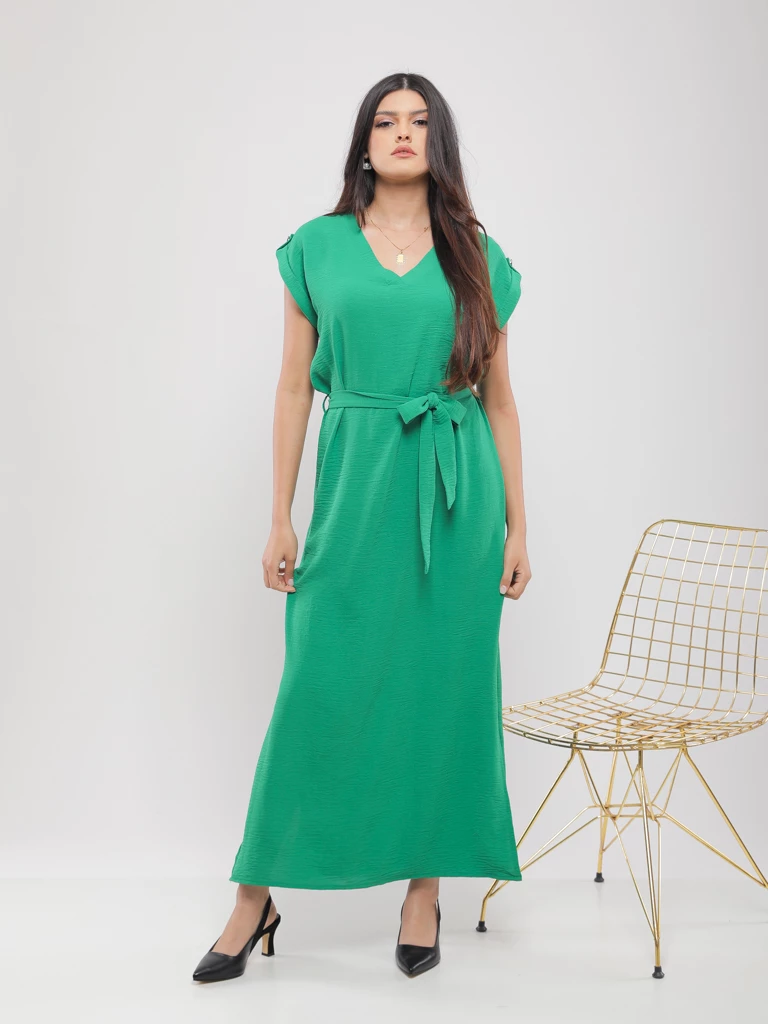 ROBE LONGUE COUPE DROITE AVEC VEINTURE A NOUER