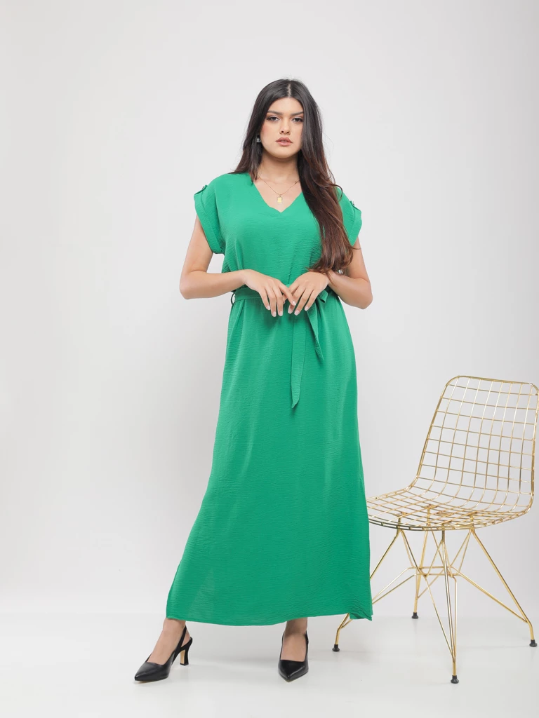 ROBE LONGUE COUPE DROITE AVEC VEINTURE A NOUER