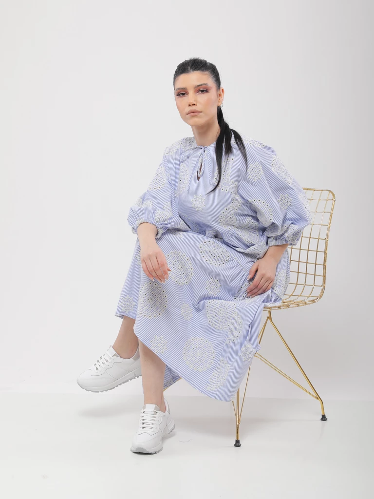 ROBE EN POPELINE BRODEE