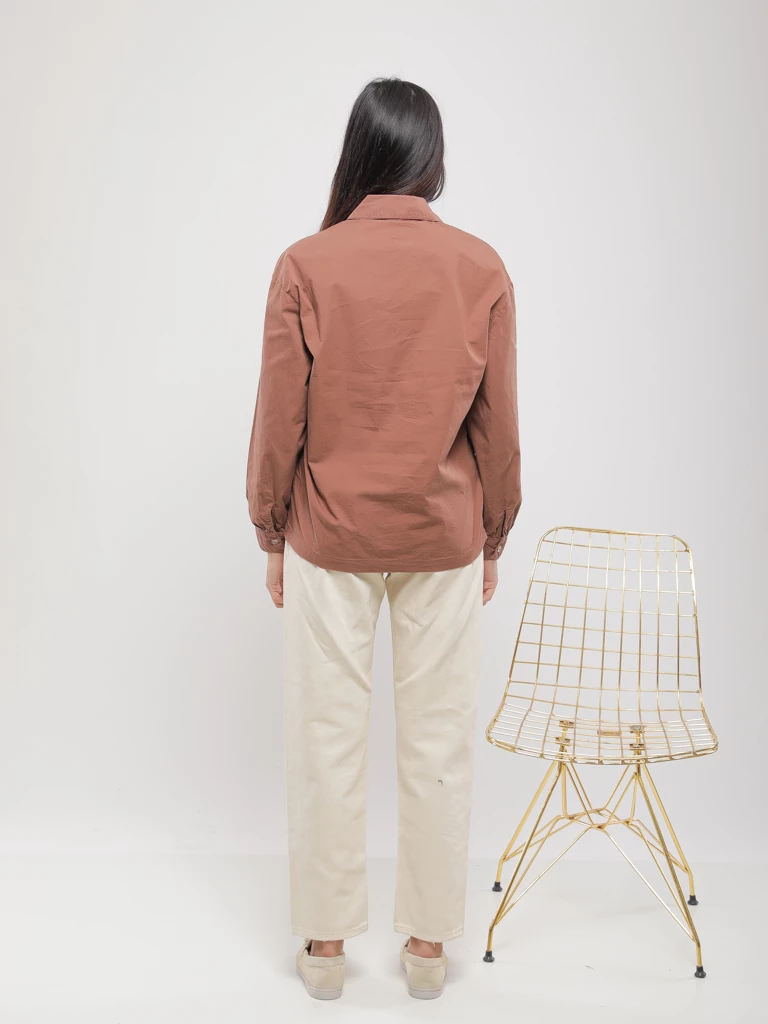 CHEMISE EN COTON SURTAILLÉE