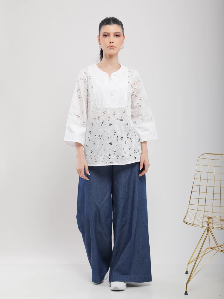 BLOUSE EN BRODERIE ANGLAISE À MANCHES TROIS-QUARTS