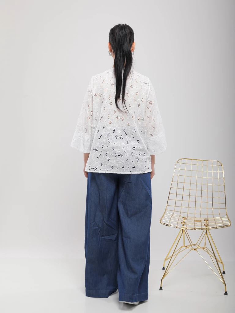 BLOUSE EN BRODERIE ANGLAISE À MANCHES TROIS-QUARTS