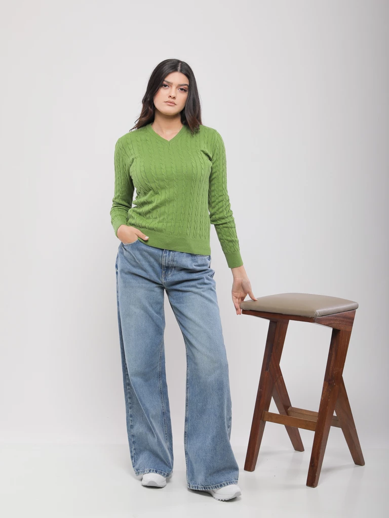 PULL EN MAILLE TORSADÉE COL V