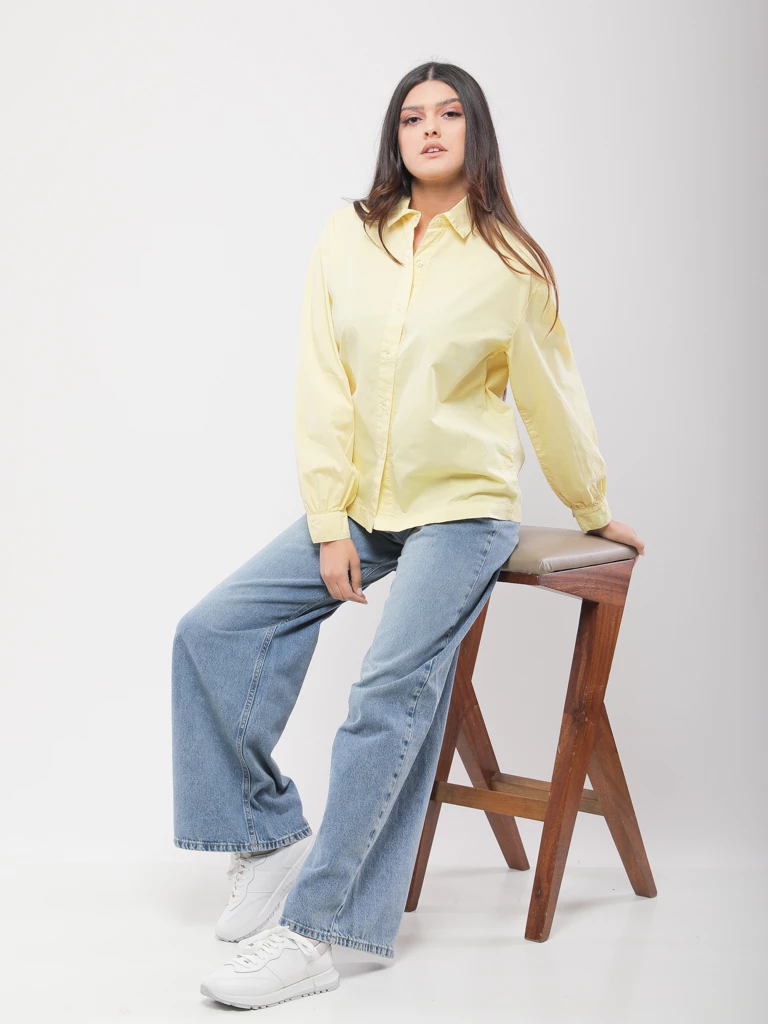 CHEMISE EN COTON SURTAILLÉE