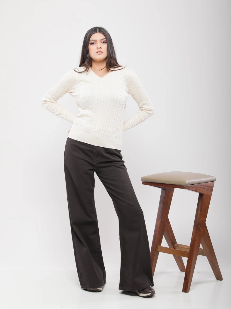 PULL EN MAILLE TORSADÉE COL V