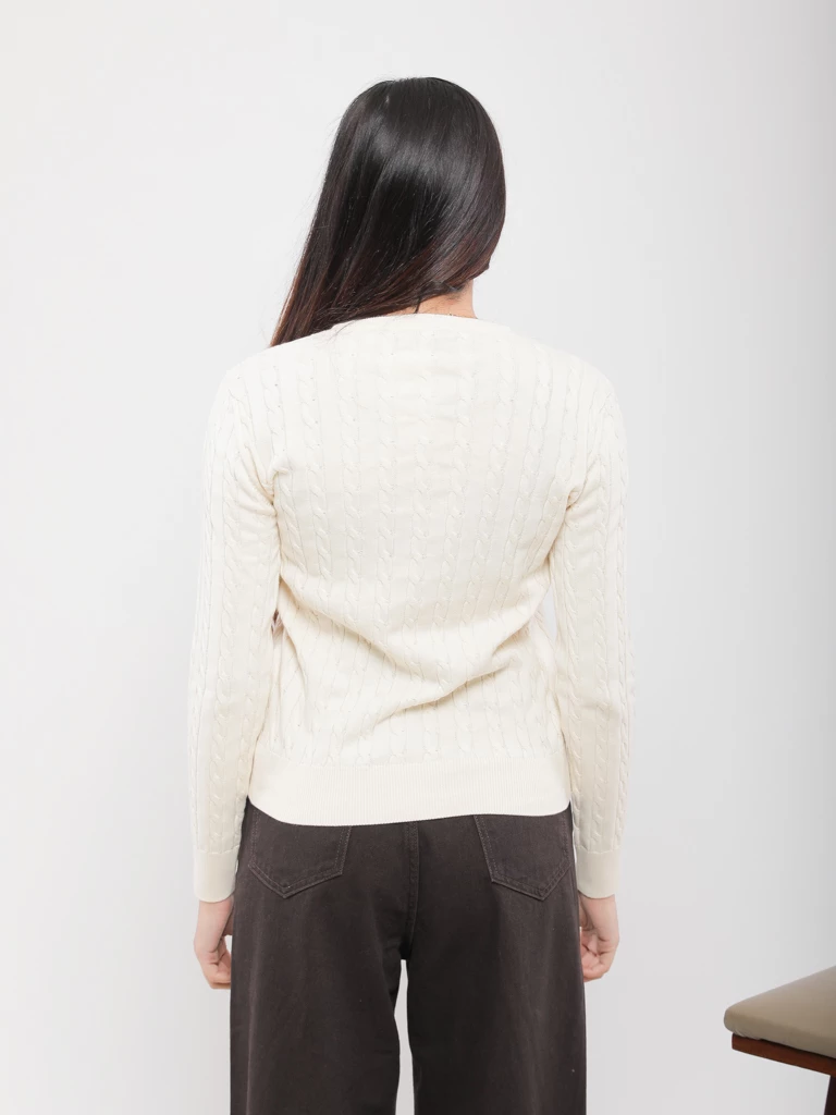 PULL EN MAILLE TORSADÉE COL V