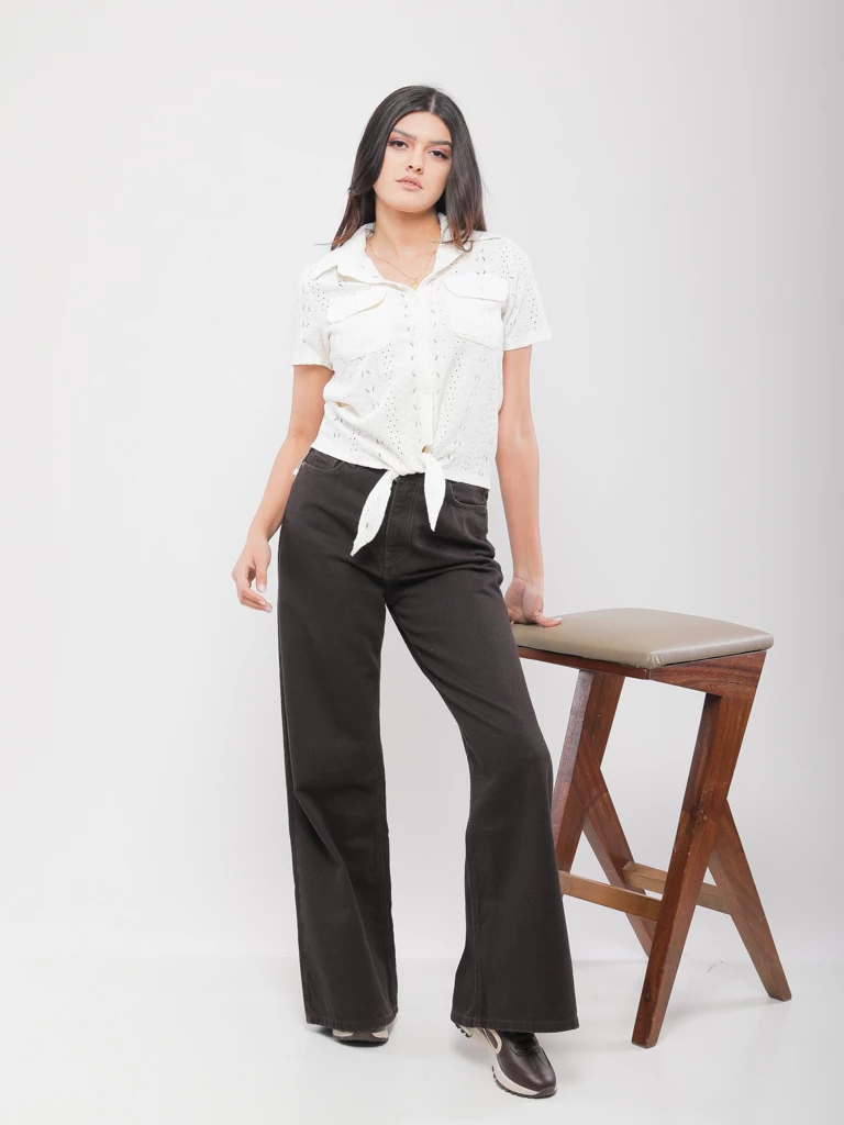 CHEMISE BRODÉE AVEC NŒUD À LA TAILLE