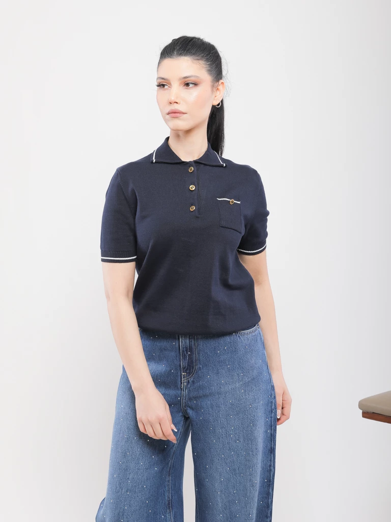 PULL POLO EN MAILLE AVEC BOUTONS DORÉS