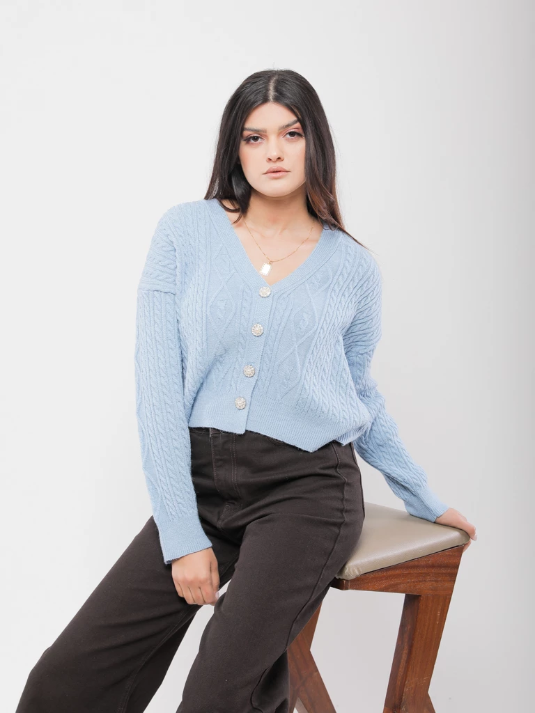 GILET EN MAILLE TORSADÉE A COL V ÉLÉGANT