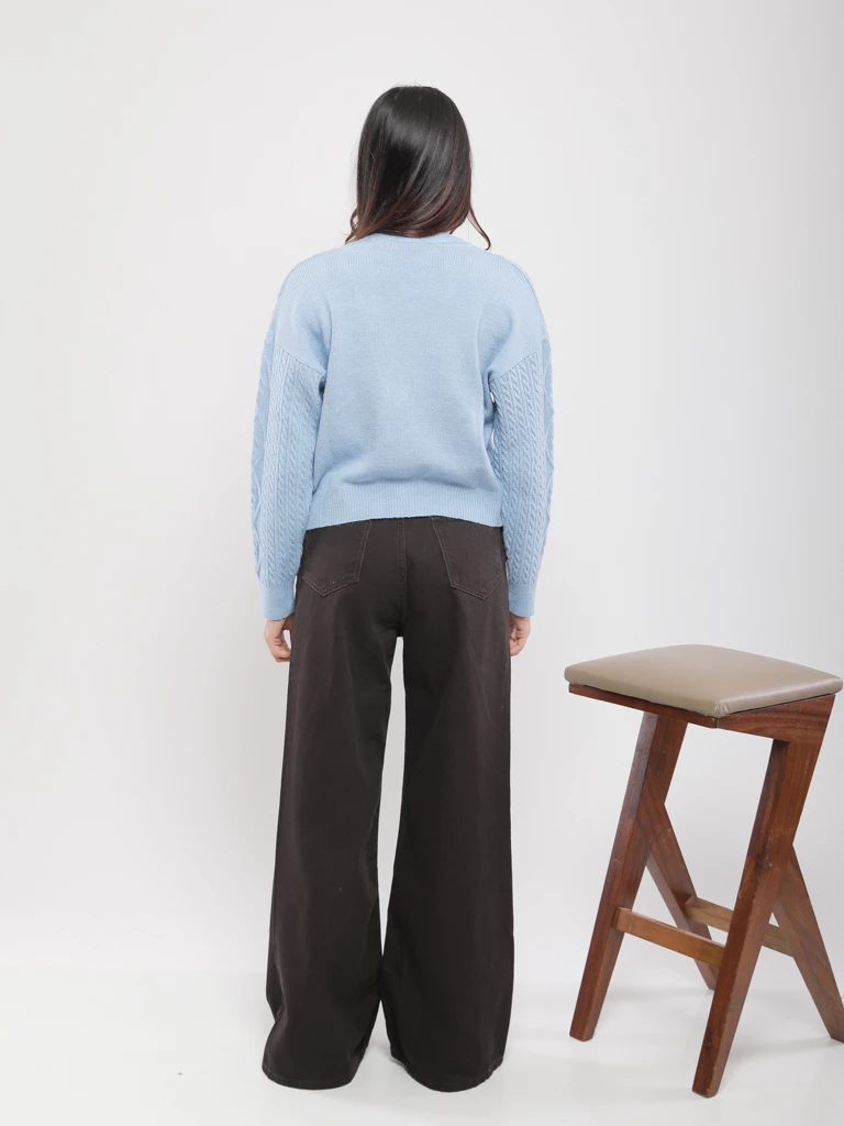 GILET EN MAILLE TORSADÉE A COL V ÉLÉGANT