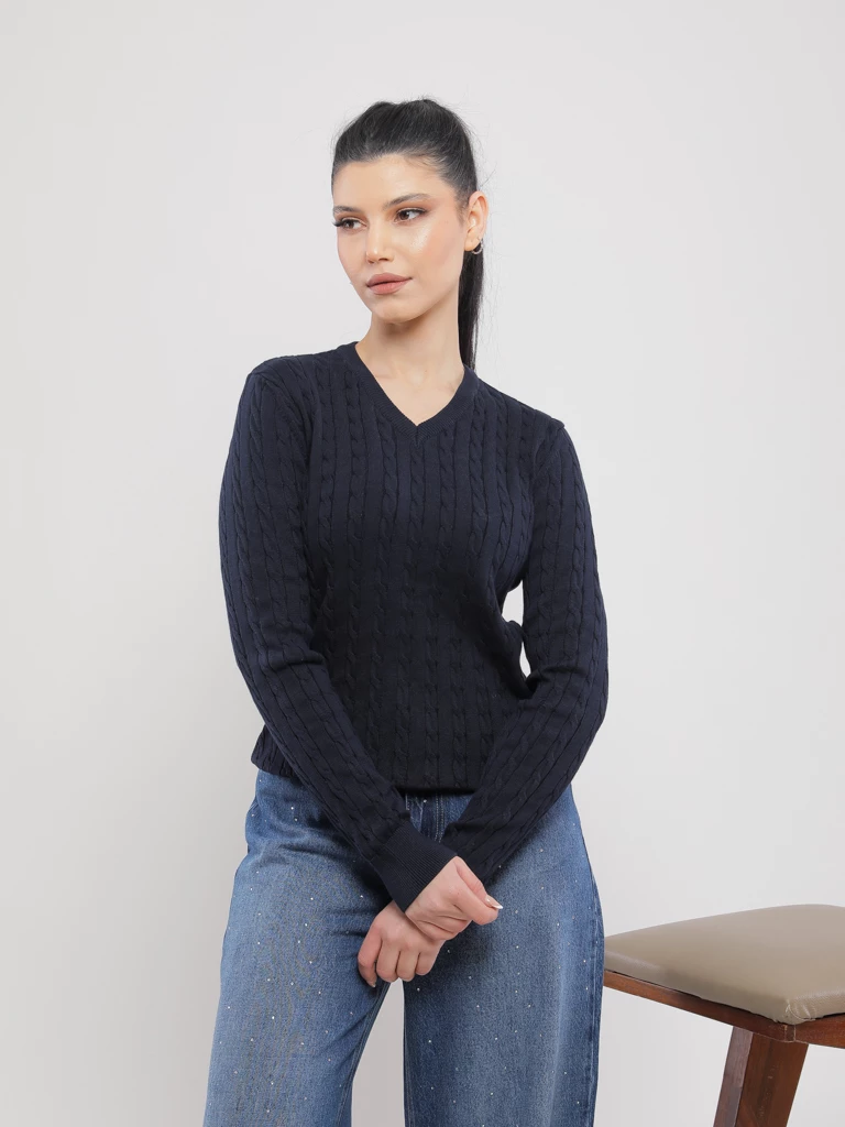 PULL EN MAILLE TORSADÉE COL V