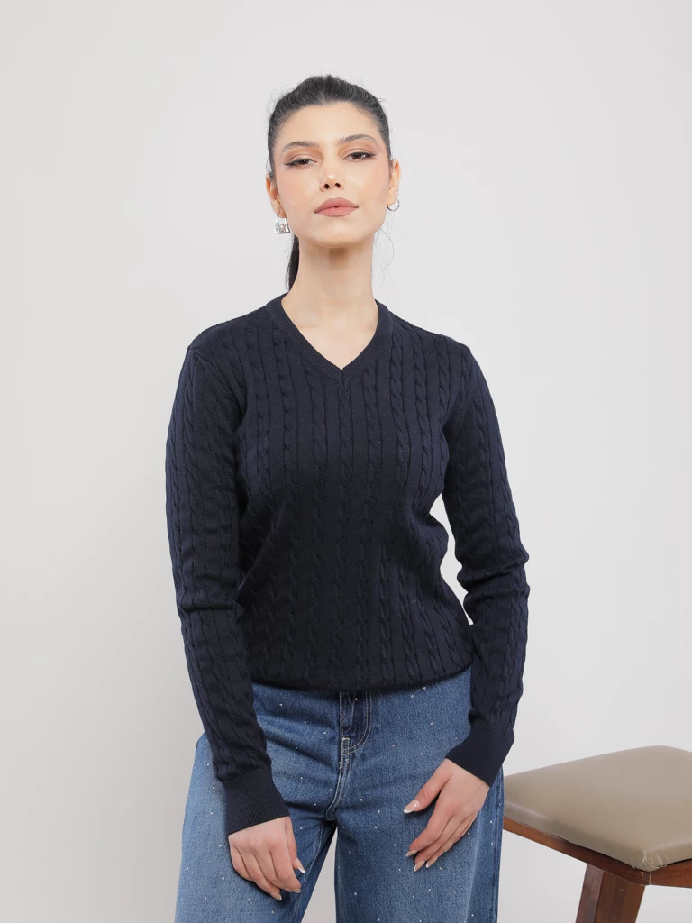 PULL EN MAILLE TORSADÉE COL V