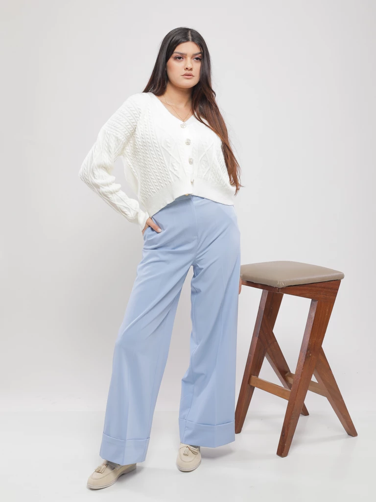 GILET EN MAILLE TORSADÉE A COL V ÉLÉGANT