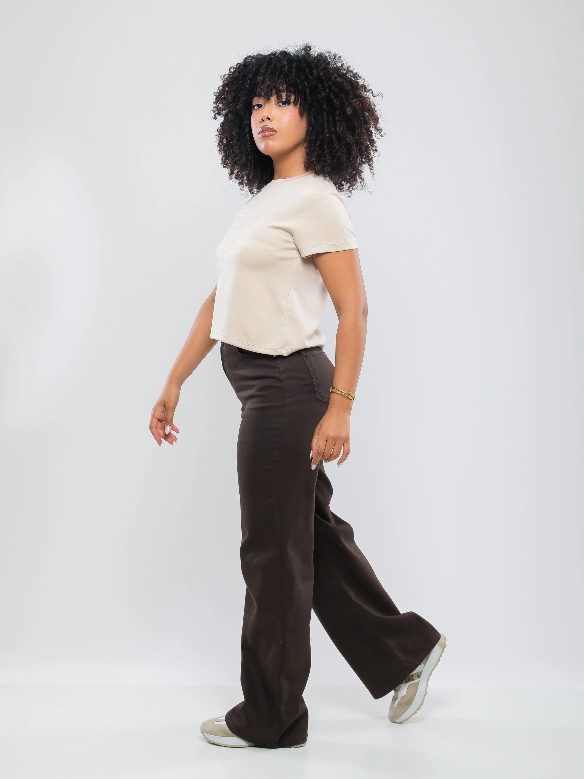 JEAN LARGE À TAILLE HAUTE