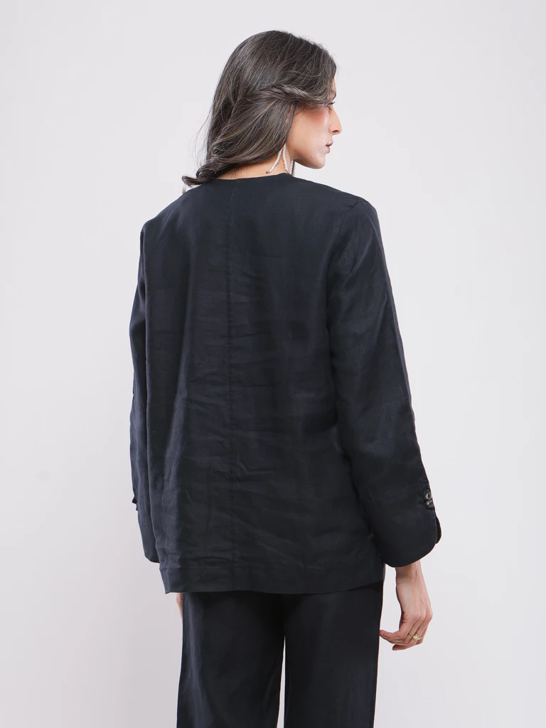 KIMONO COURT FLUIDE ET RAFFINÉ À MOTIFS SUBTILS