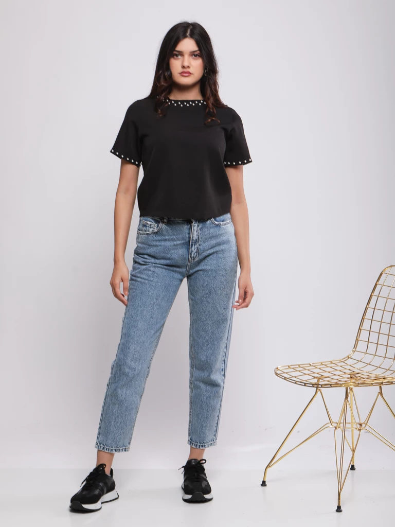 BLOUSE À COL ROND ET DÉTAILS PERLÉS