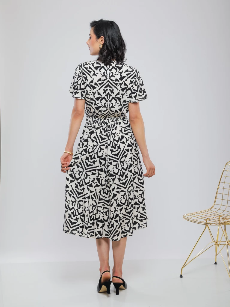 ROBE IMPRIMÉE LONGUE ET FLUIDE