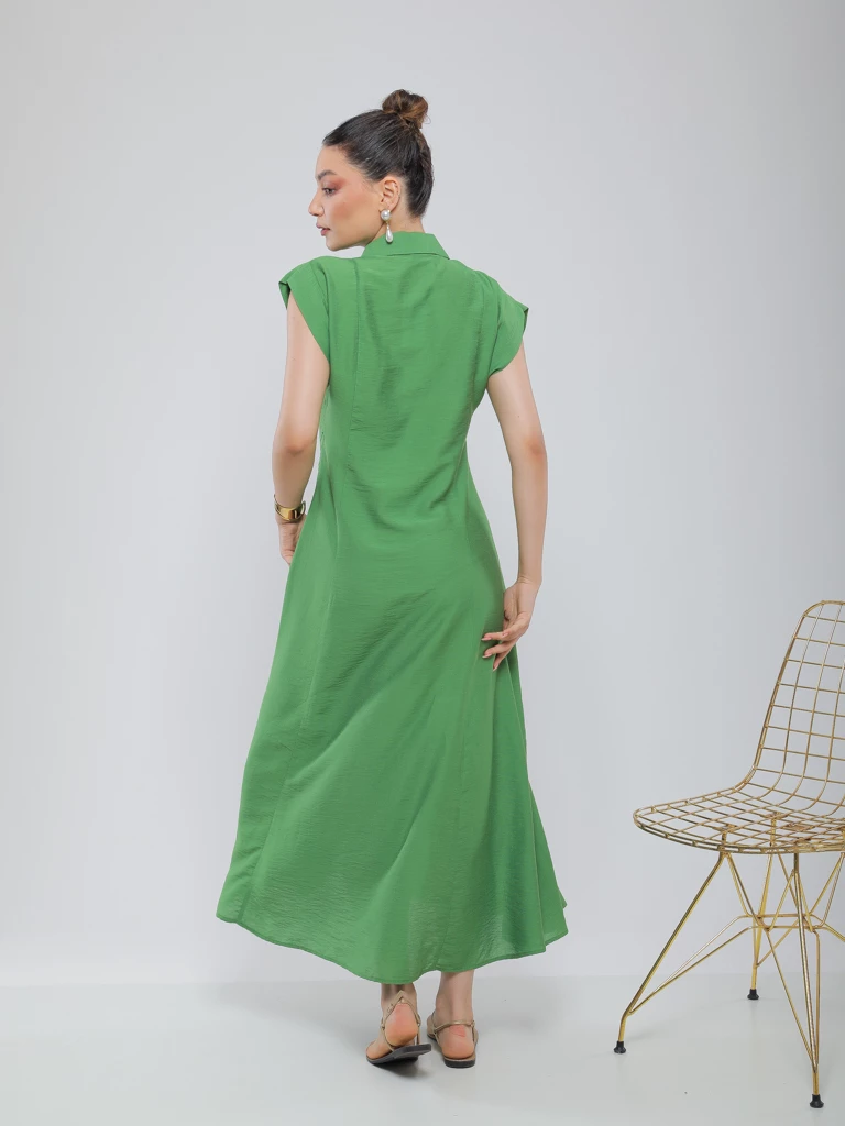 ROBE MIDI CHIC À COL CHEMISE ET BROCHE