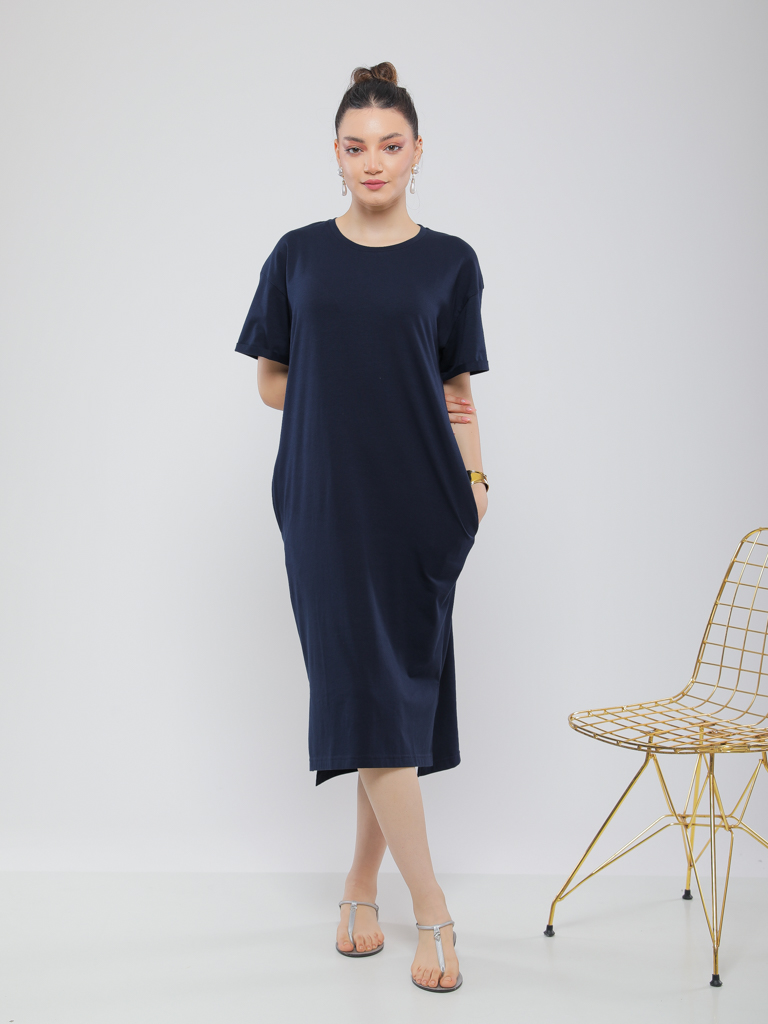 ROBE MI-LONGUE À COL ROND