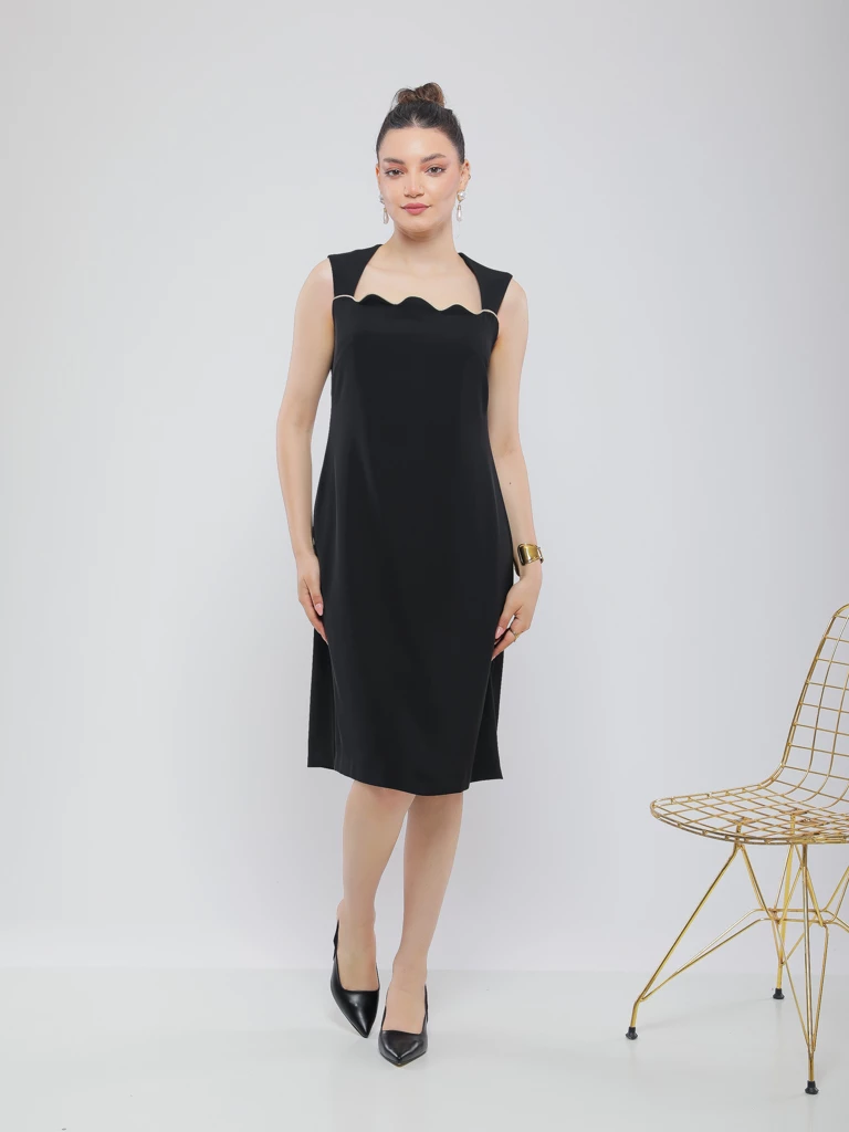 ROBE MIDI À ENCOLURE BIJOU FESTONNÉE