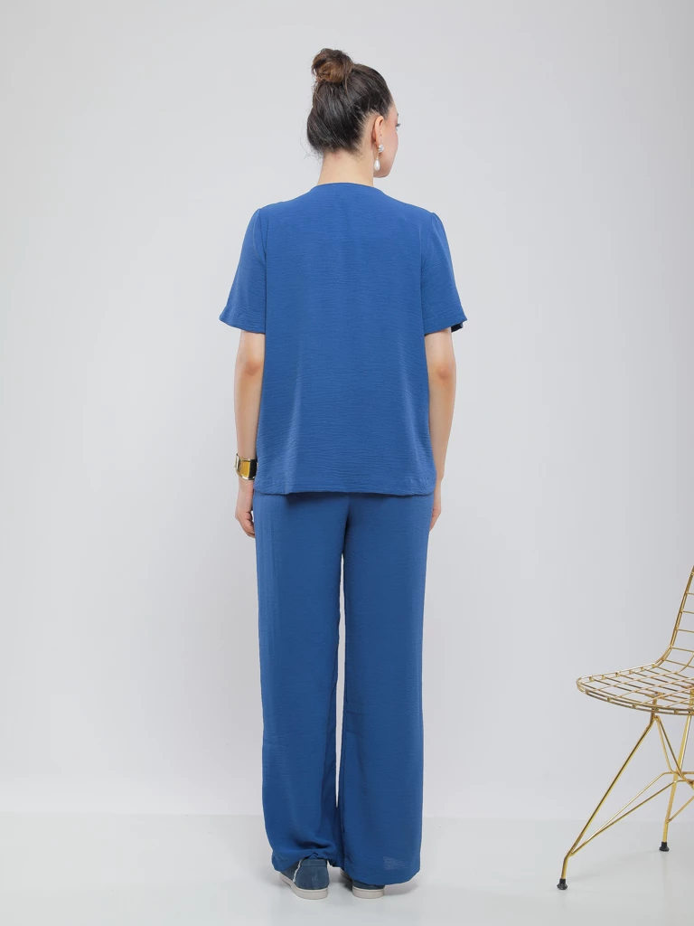 BLOUSE FLUIDE À COL EN V ET MANCHES TOMBANTES