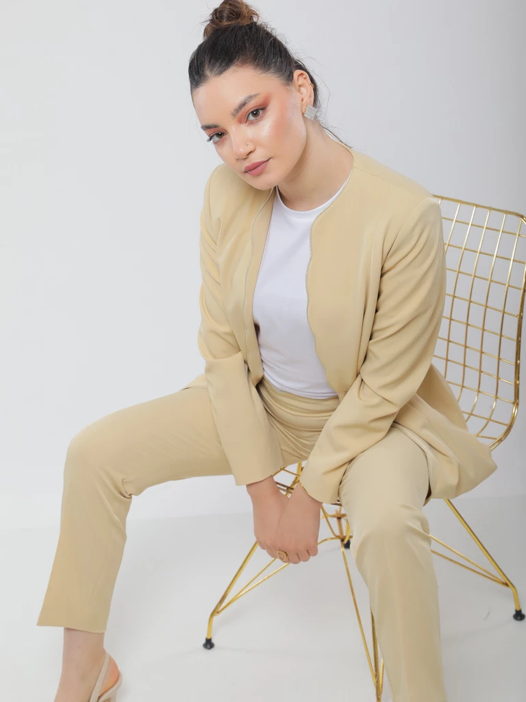 VESTE LONGUE FESTONNÉE