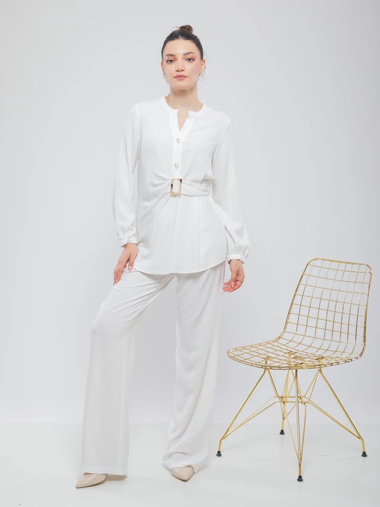 BLOUSE EN LIN AVEC CEINTURE À BOUCLE