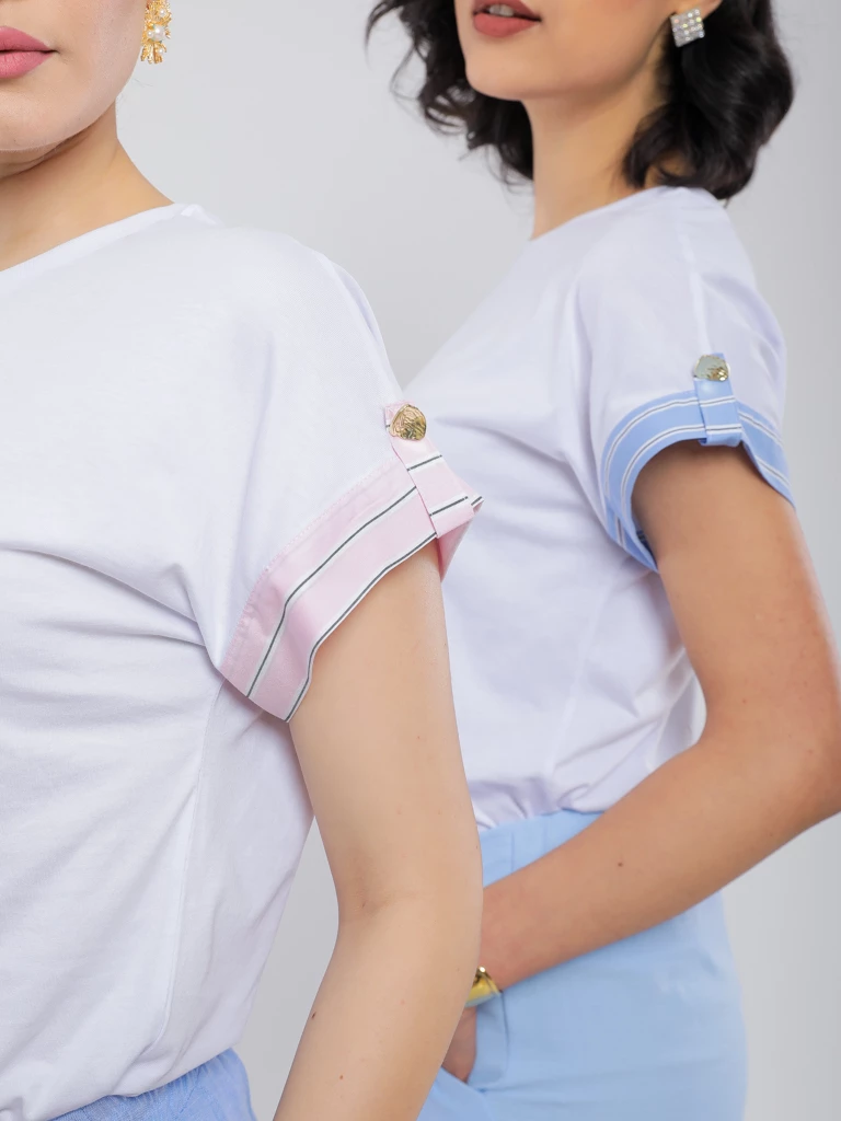 T-SHIRT À MANCHES COURTES AVEC REVERS RAYÉS